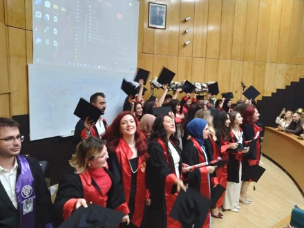 Selçuk Üniversitesi Rus Dili ve Edebiyatı Bölümünde Mezuniyet Coşkusu